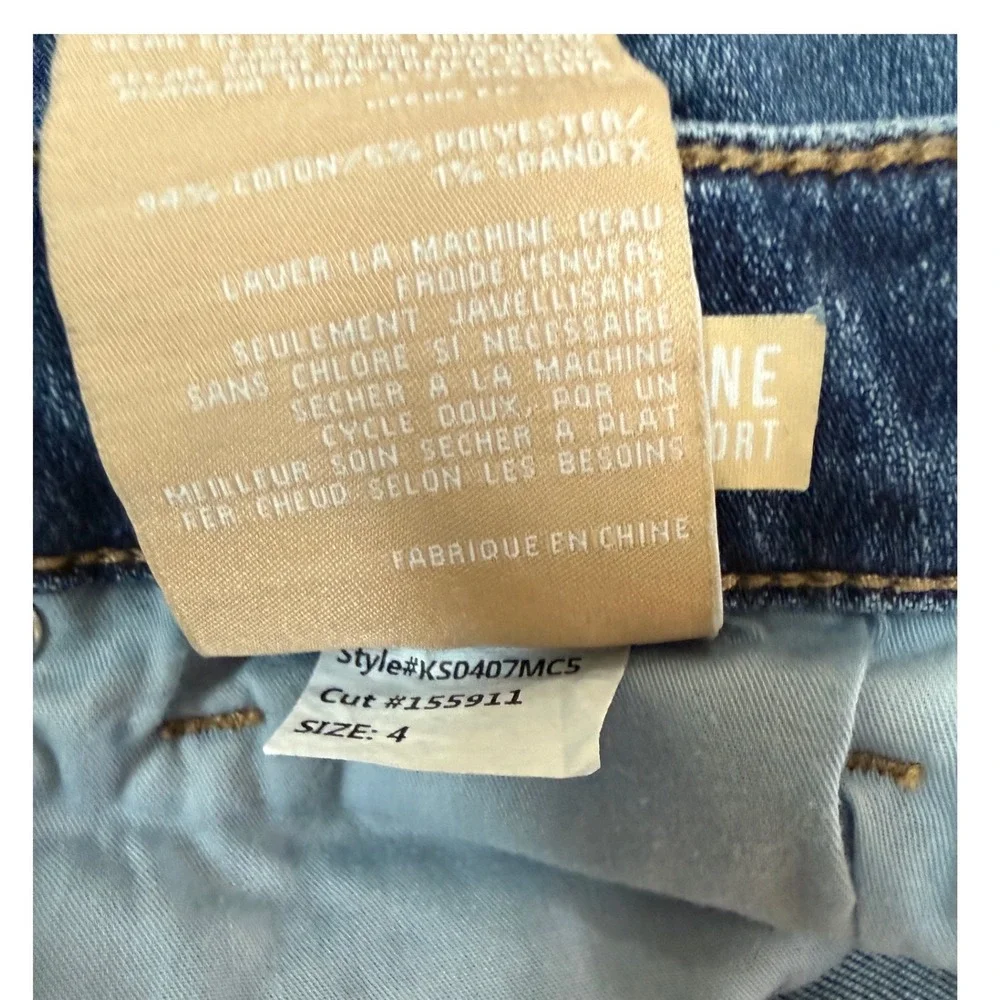 Kut from the Kloth Catherine Boyfriend Shorts Blue Denim Distressed Size 4 - Picture 6 of 7